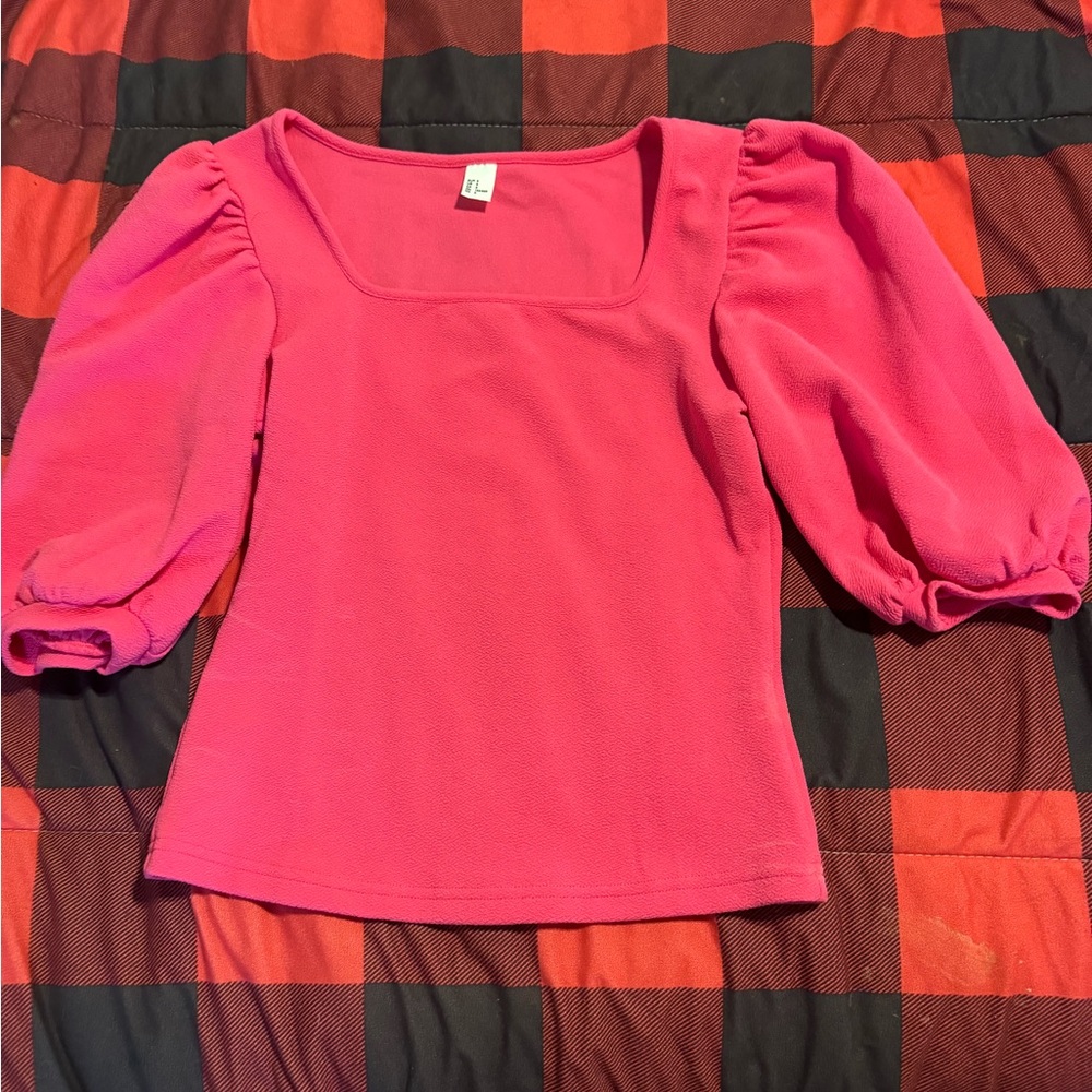 Pink blouse with puffy sleeves